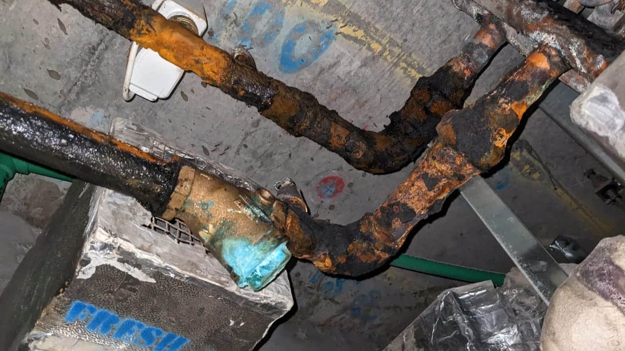 How to Fix Leaking AC