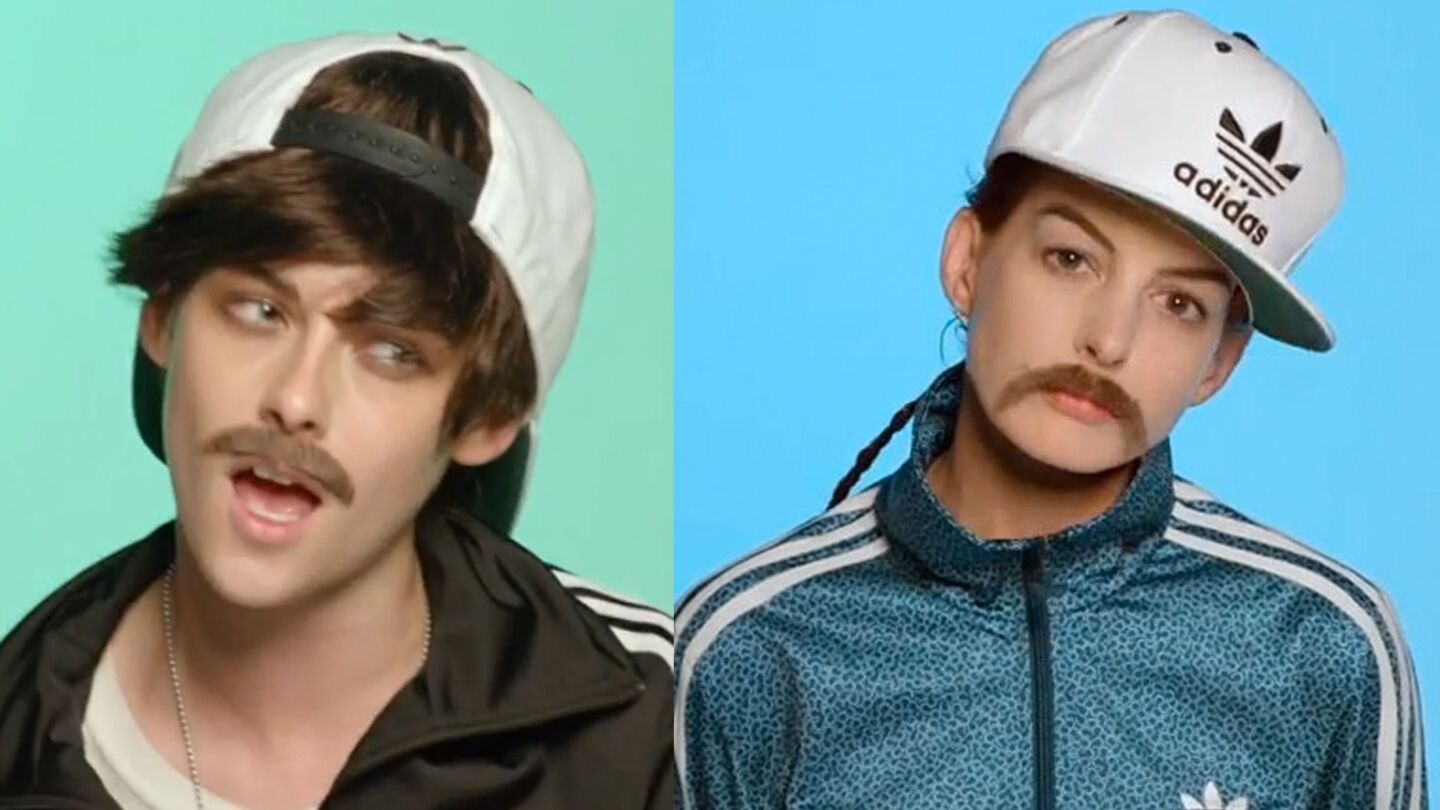 Kristen Stewart Y Anne Hathaway Se Visten De Chicos Para El Nuevo V Deo