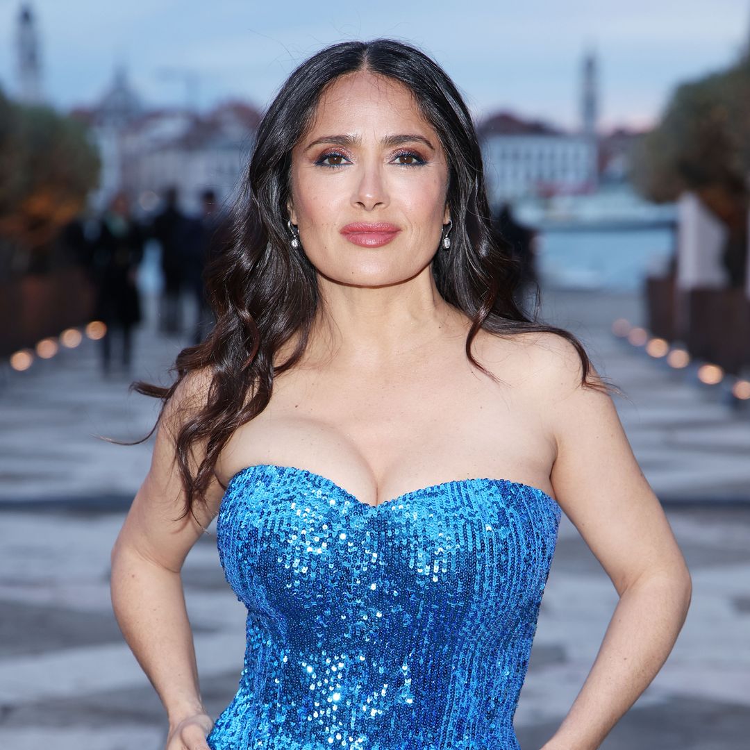 Salma Hayek Amp 39 Arrested Amp 39 At Sabrina Carpenter Amp 39 S Concert In London See